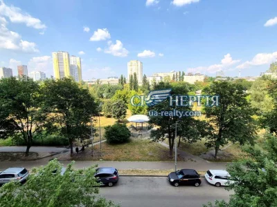 Квартира. Киев, Гарматна ул.