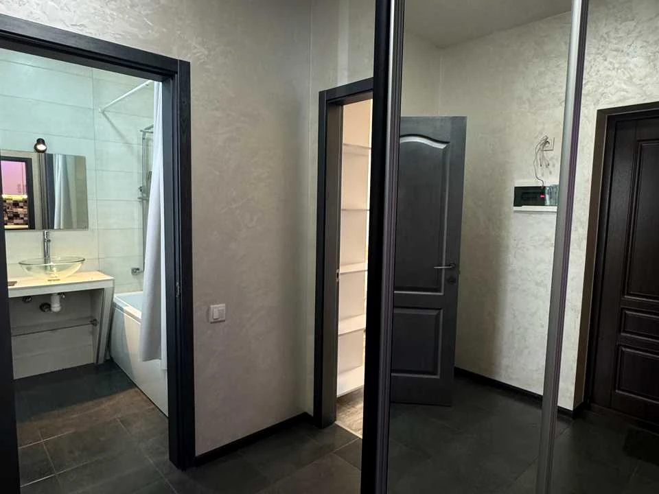 Apartment. Kyiv, Oleся Avenue