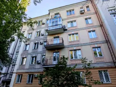 Apartment. Kyiv, Oleksandra Dovzhenka St.
