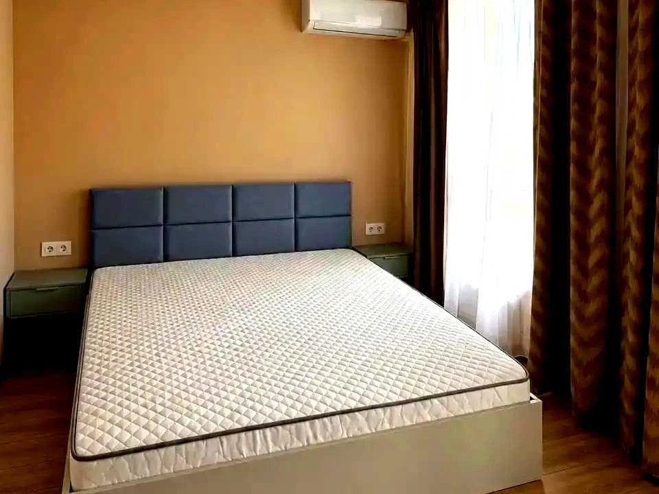 Квартира. Київ, Олеся Бердника вул.