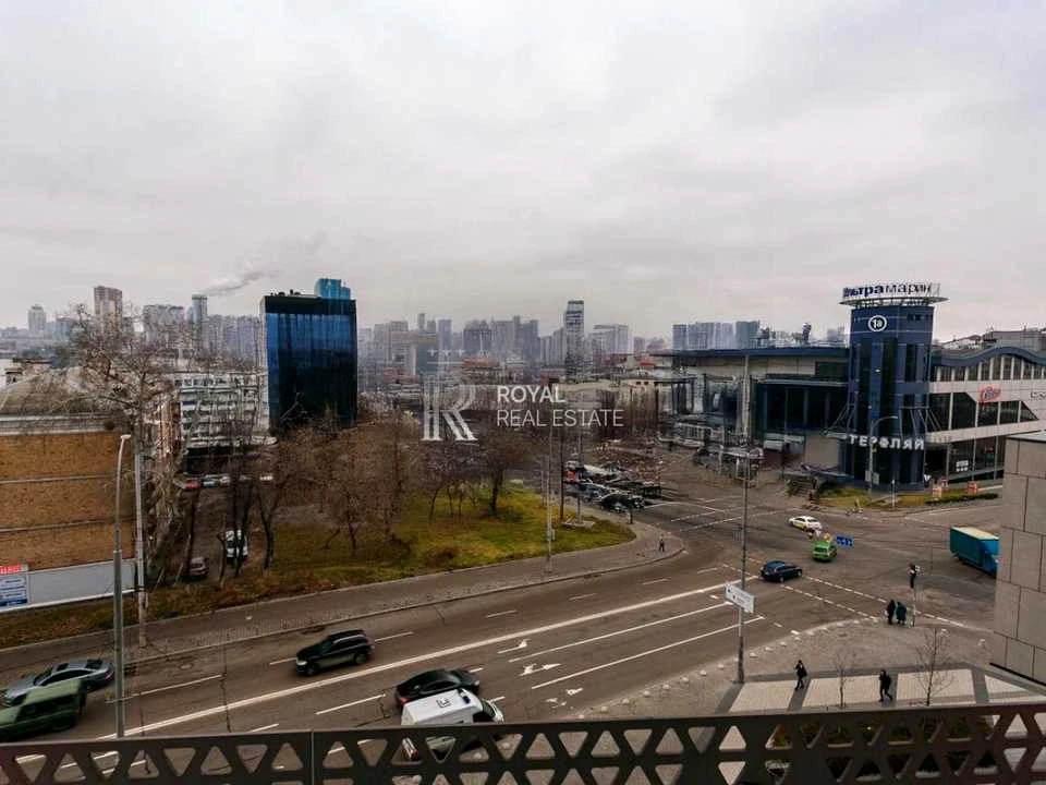 Квартира. Київ, Митрополита Василя Липківського вул.
