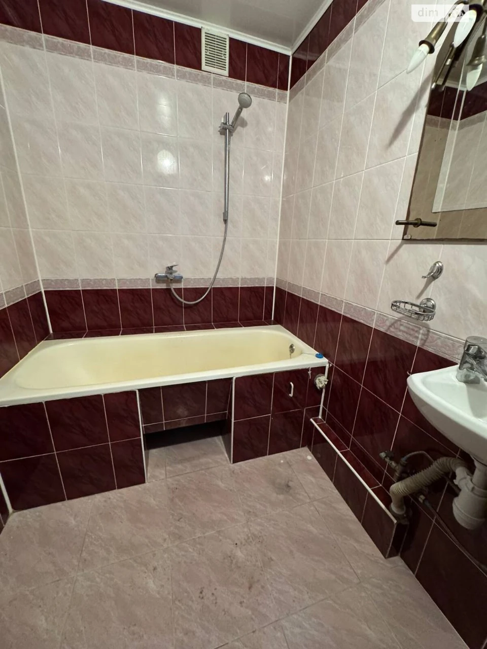 Apartment for Sale, Southern