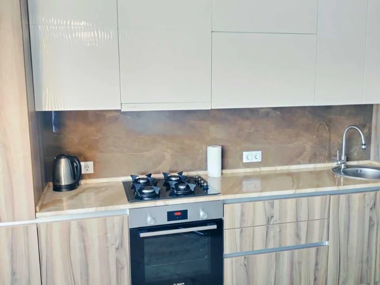 Apartment. Kyiv, Yunatska St.