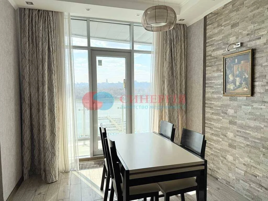 For long-term rent 3-room apartment in Kyiv, Dniprovsky, Raisa Ok
