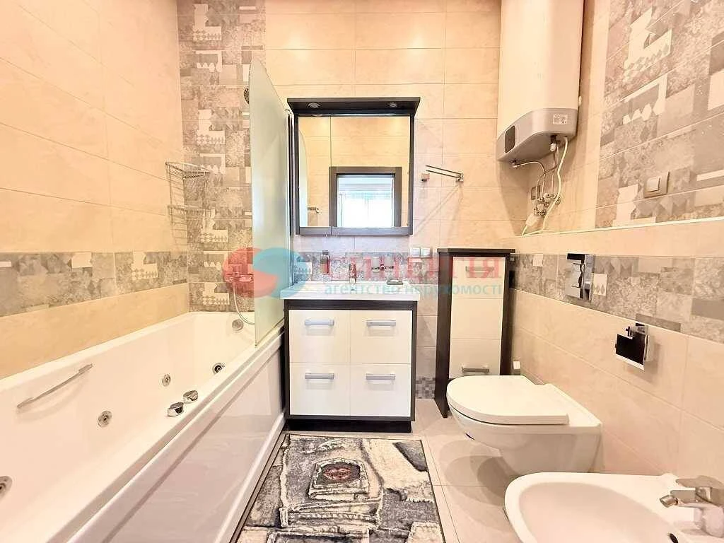 For long-term rent 3-room apartment in Kyiv, Dniprovsky, Raisa Ok