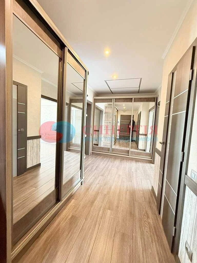 For long-term rent 3-room apartment in Kyiv, Dniprovsky, Raisa Ok