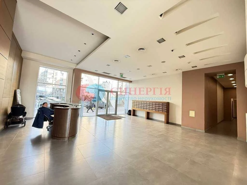 For long-term rent 3-room apartment in Kyiv, Dniprovsky, Raisa Ok
