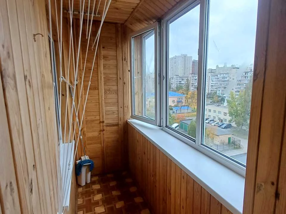 Квартира. Київ, Левка Лук'яненка вул.