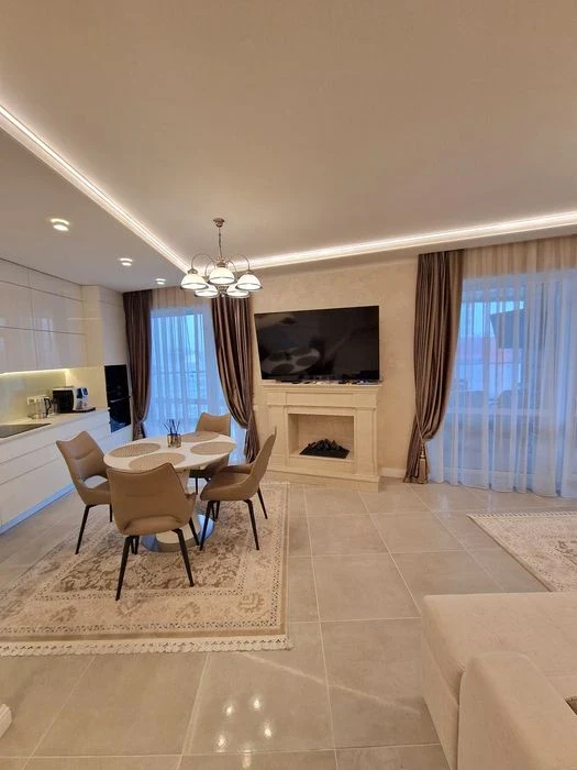 I will sell a 3-room apartment with a terrace in the residential complex Delmar, Evrop street