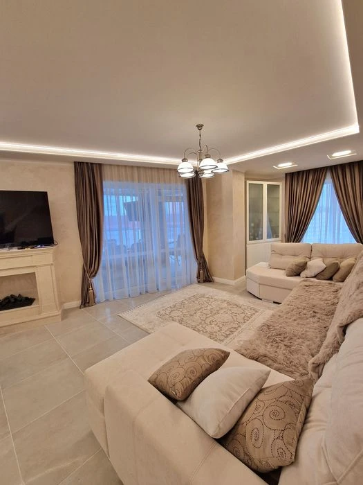 I will sell a 3-room apartment with a terrace in the residential complex Delmar, Evrop street
