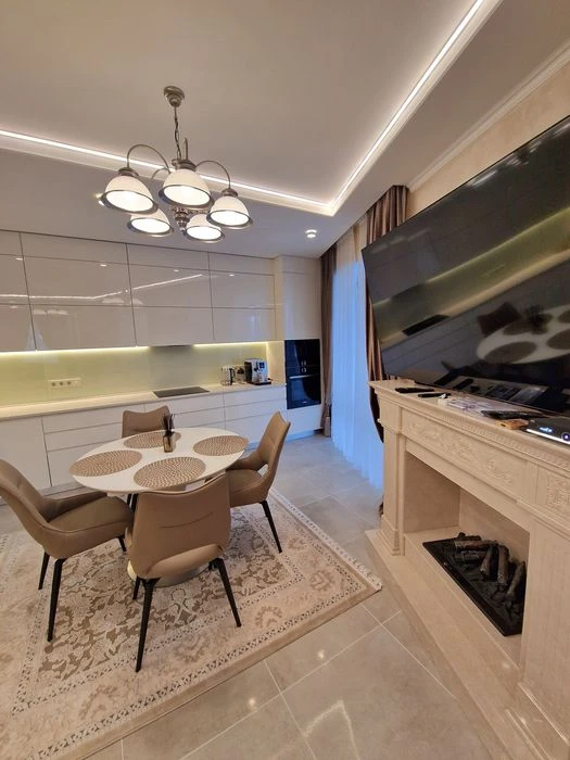 I will sell a 3-room apartment with a terrace in the residential complex Delmar, Evrop street