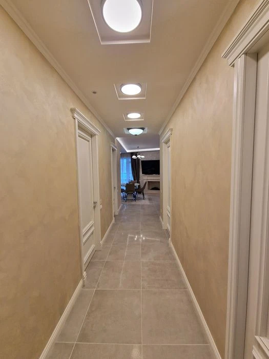I will sell a 3-room apartment with a terrace in the residential complex Delmar, Evrop street