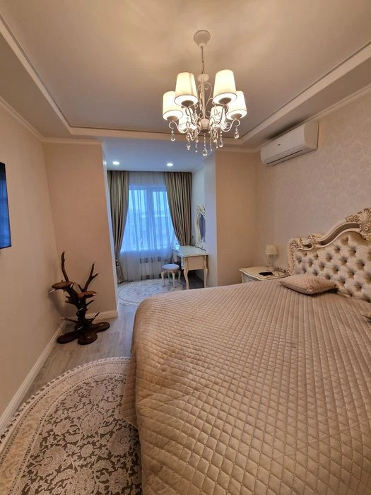 I will sell a 3-room apartment with a terrace in the residential complex Delmar, Evrop street