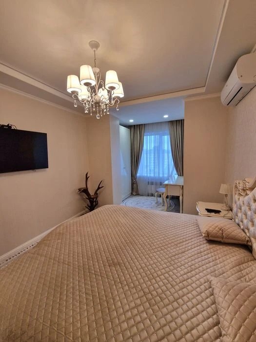 I will sell a 3-room apartment with a terrace in the residential complex Delmar, Evrop street