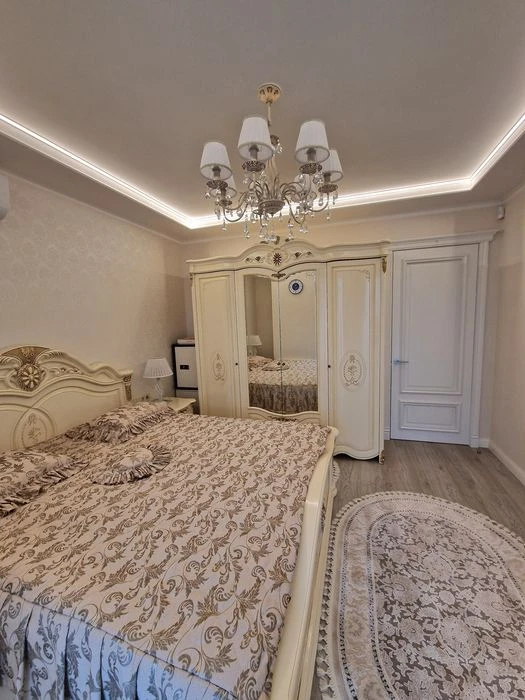 I will sell a 3-room apartment with a terrace in the residential complex Delmar, Evrop street