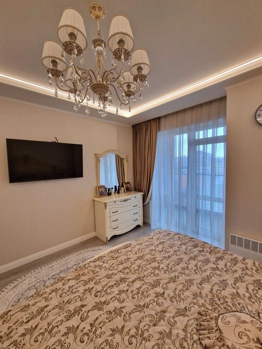 I will sell a 3-room apartment with a terrace in the residential complex Delmar, Evrop street