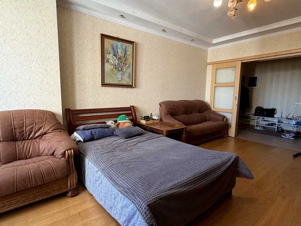 Apartment. Kyiv, Berezaysky Prospect.