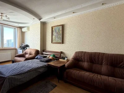 Apartment. Kyiv, Berezaysky Prospect.