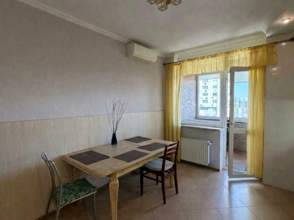 Apartment. Kyiv, Berezaysky Prospect.