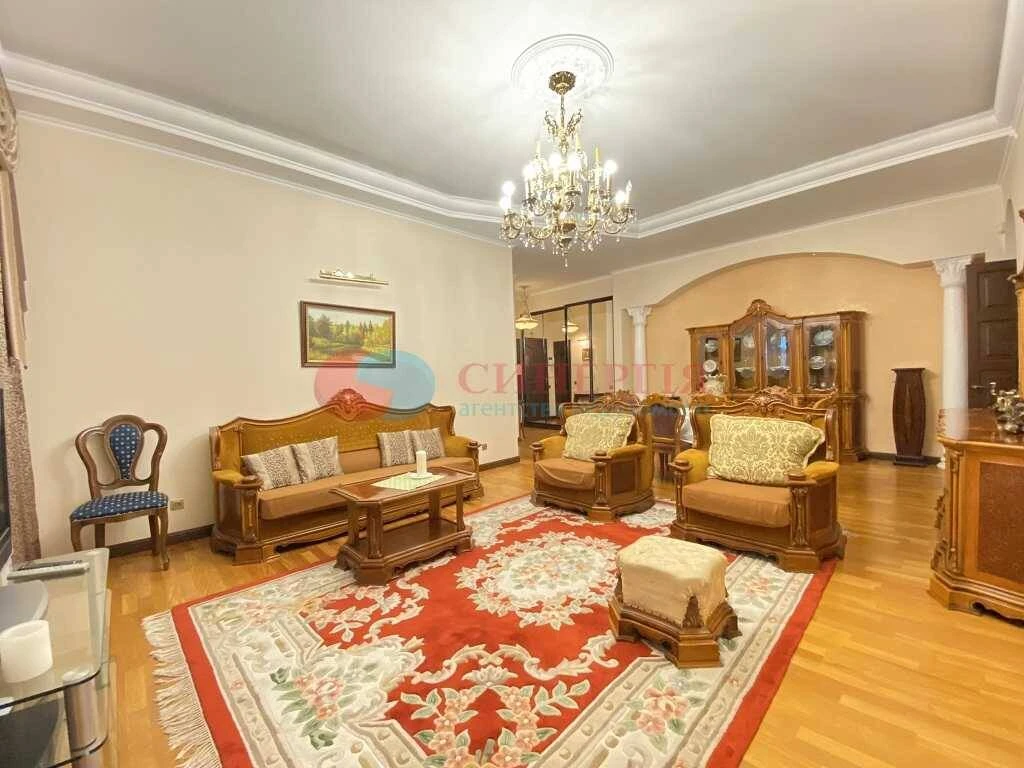 Здам довгостроково 3-к квартиру Київ, Шевченківський, Пушкін