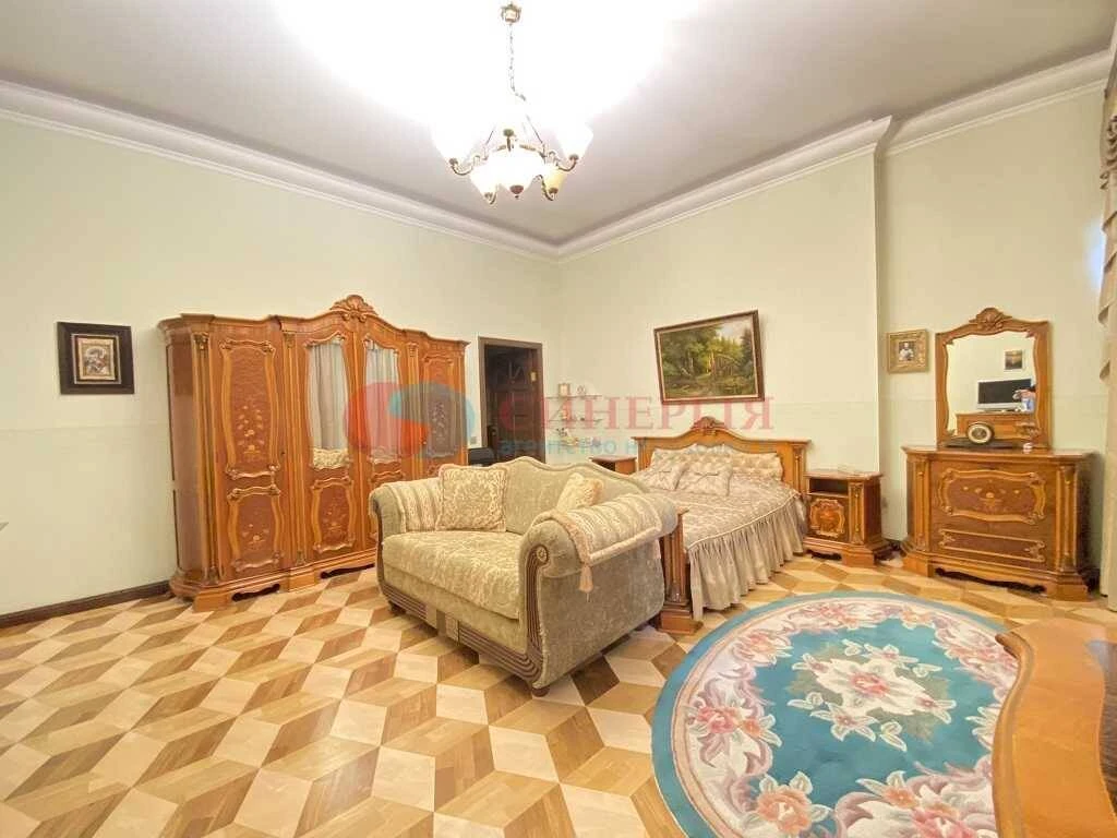 Здам довгостроково 3-к квартиру Київ, Шевченківський, Пушкін