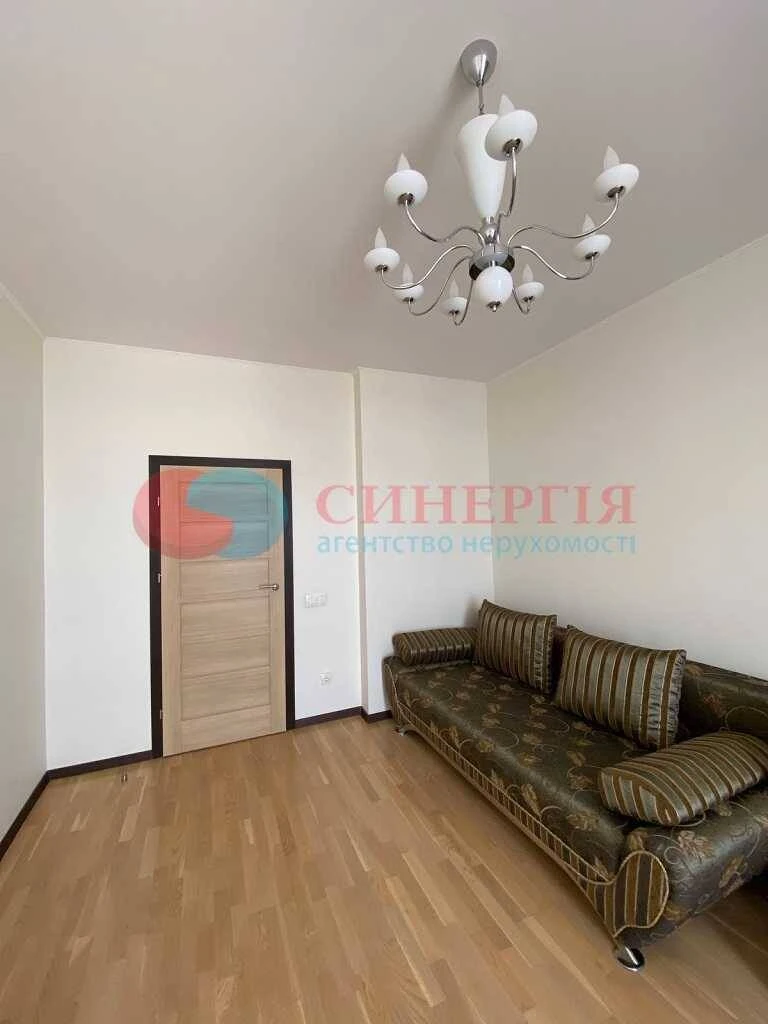 Продам 3-к квартиру Київ, Шевченківський, Дмитрівська вул, 8
