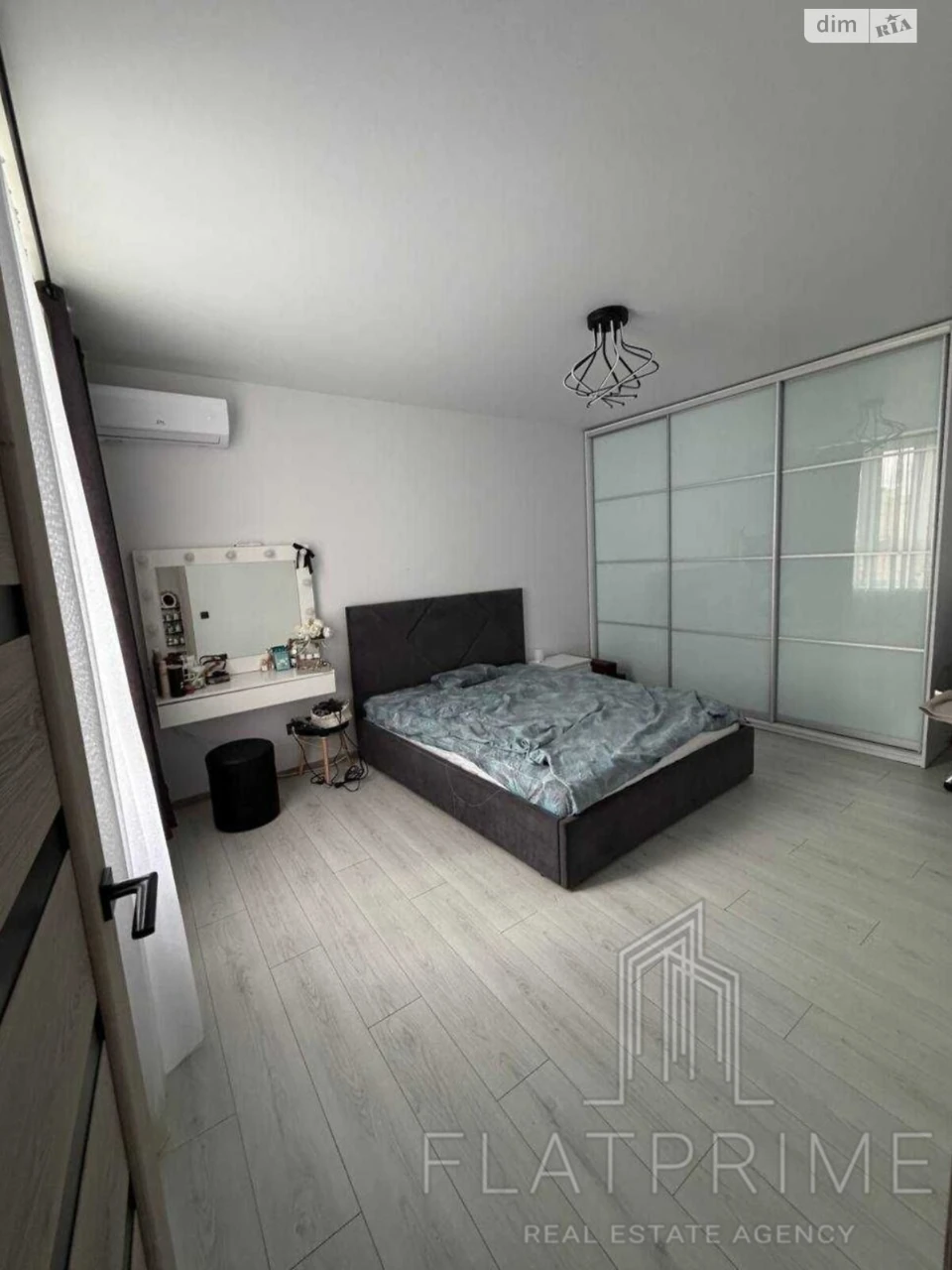 For Sale Apartment Poznyak
