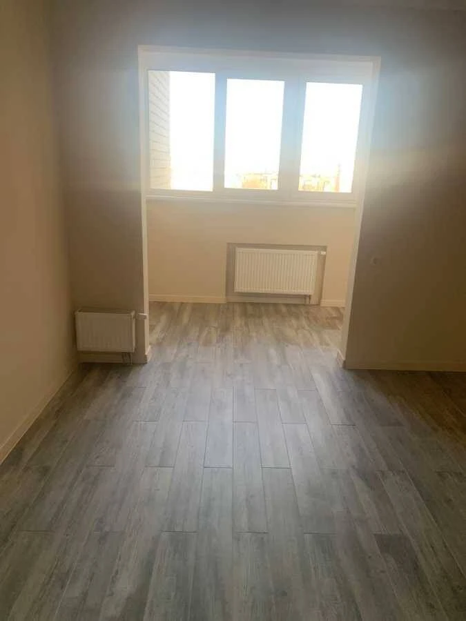 No % Sale of 3-room apartment in The Lakes residential complex, Yasynuvatsky St. 11