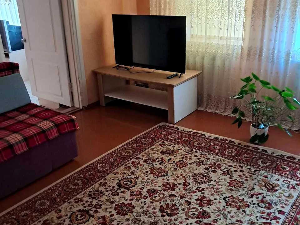 House. Kharkiv, Myru