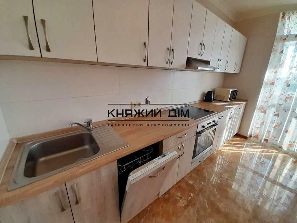 Apartment. Kyiv, Vadima Hetman Street.