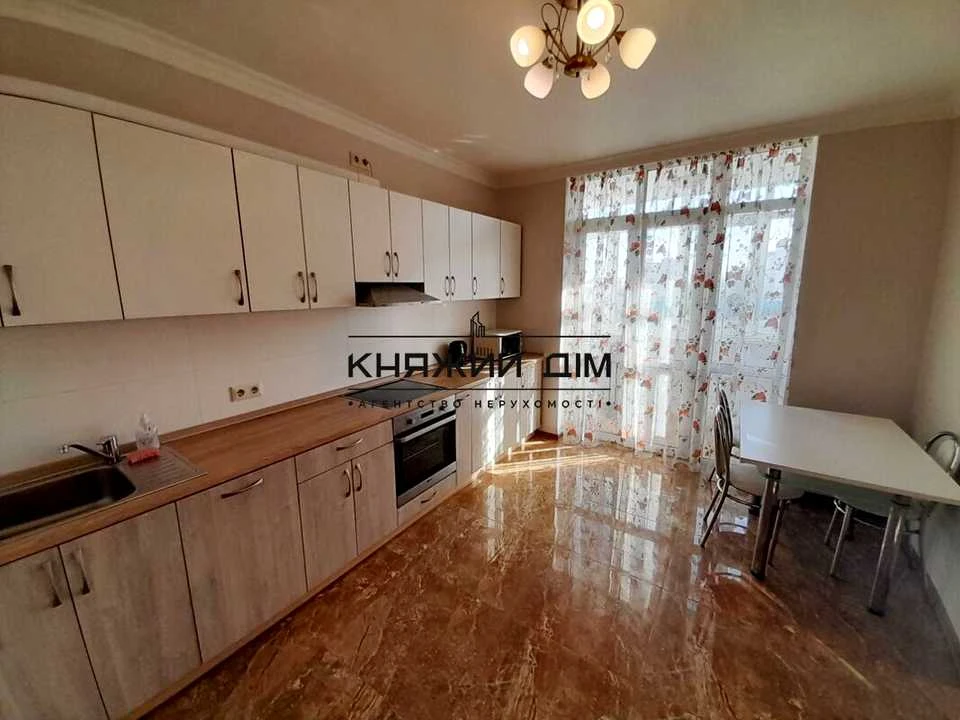 Apartment. Kyiv, Vadima Hetman Street.