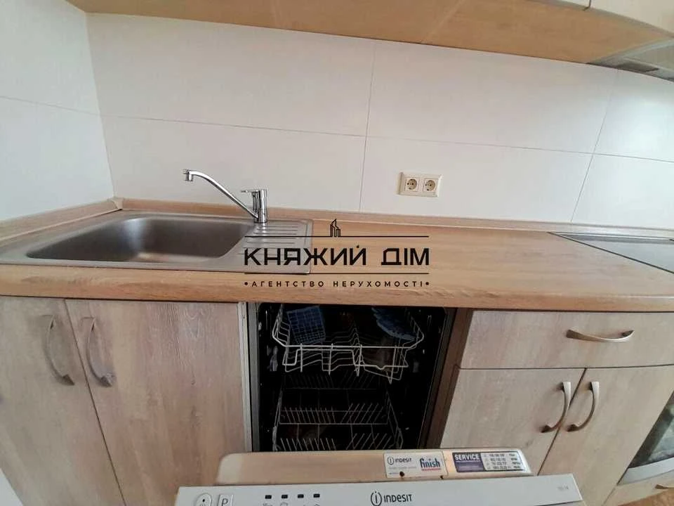 Apartment. Kyiv, Vadima Hetman Street.
