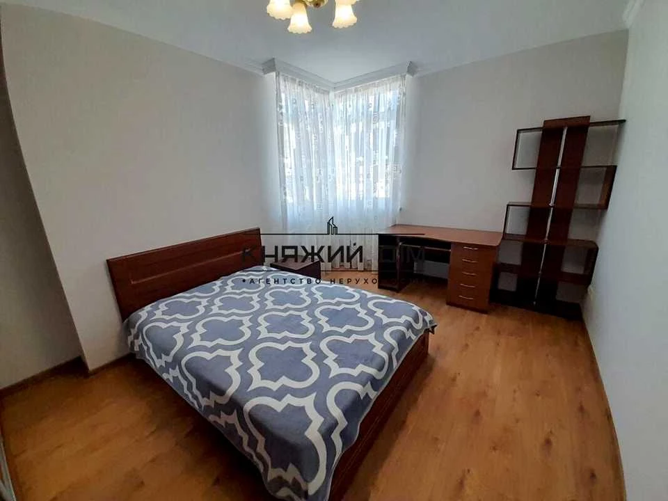 Apartment. Kyiv, Vadima Hetman Street.