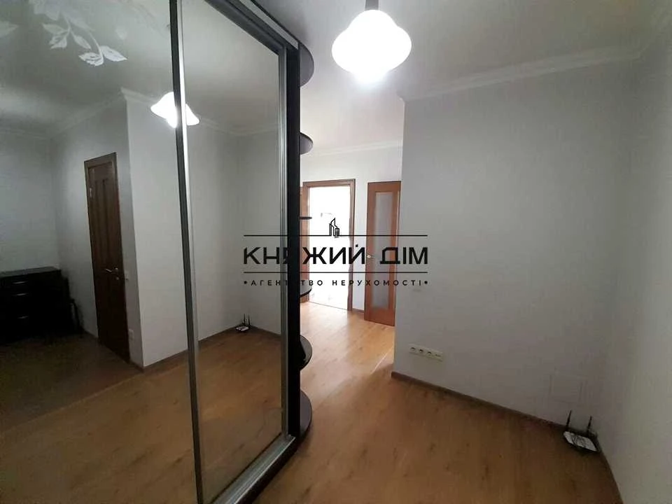 Apartment. Kyiv, Vadima Hetman Street.