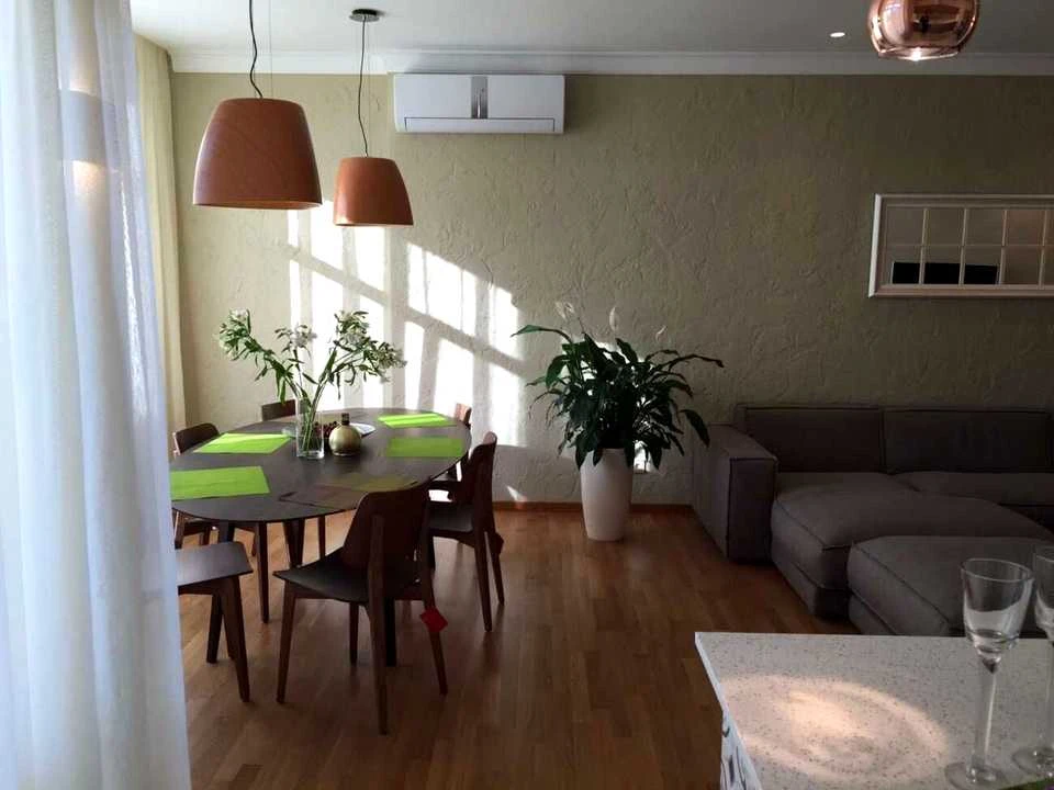 Квартира. Киев, проспект Андрия Верхогляда
