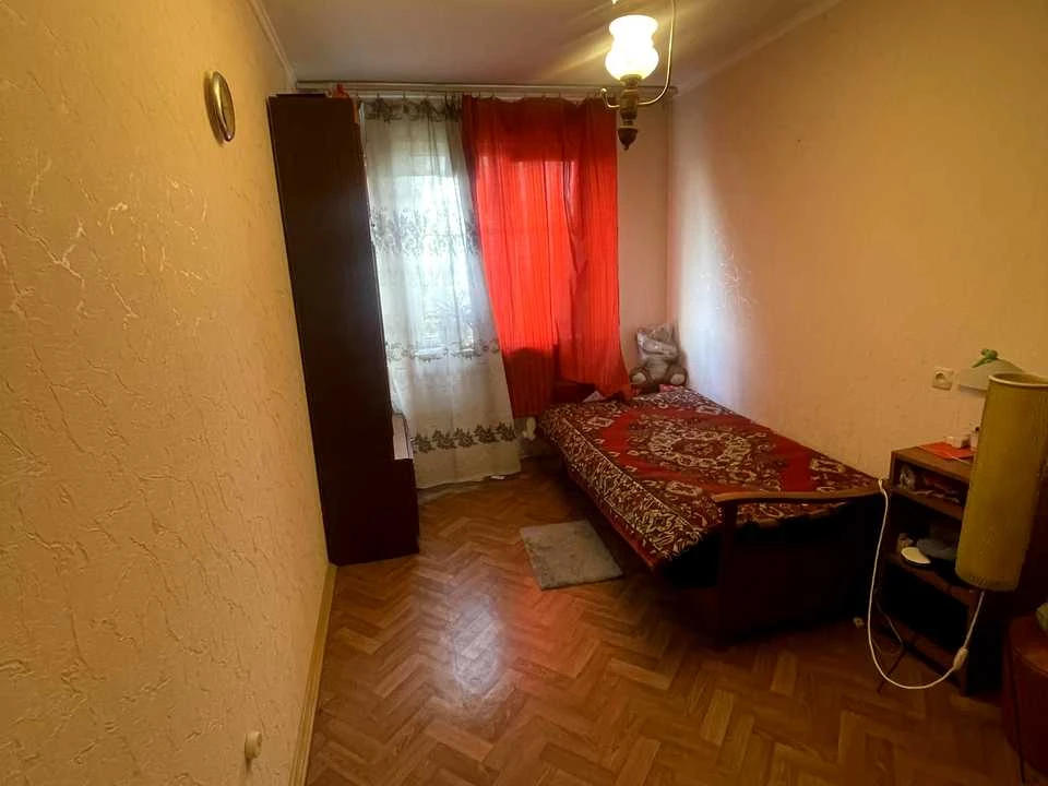 Квартира. Київ, Алішера Навої просп.