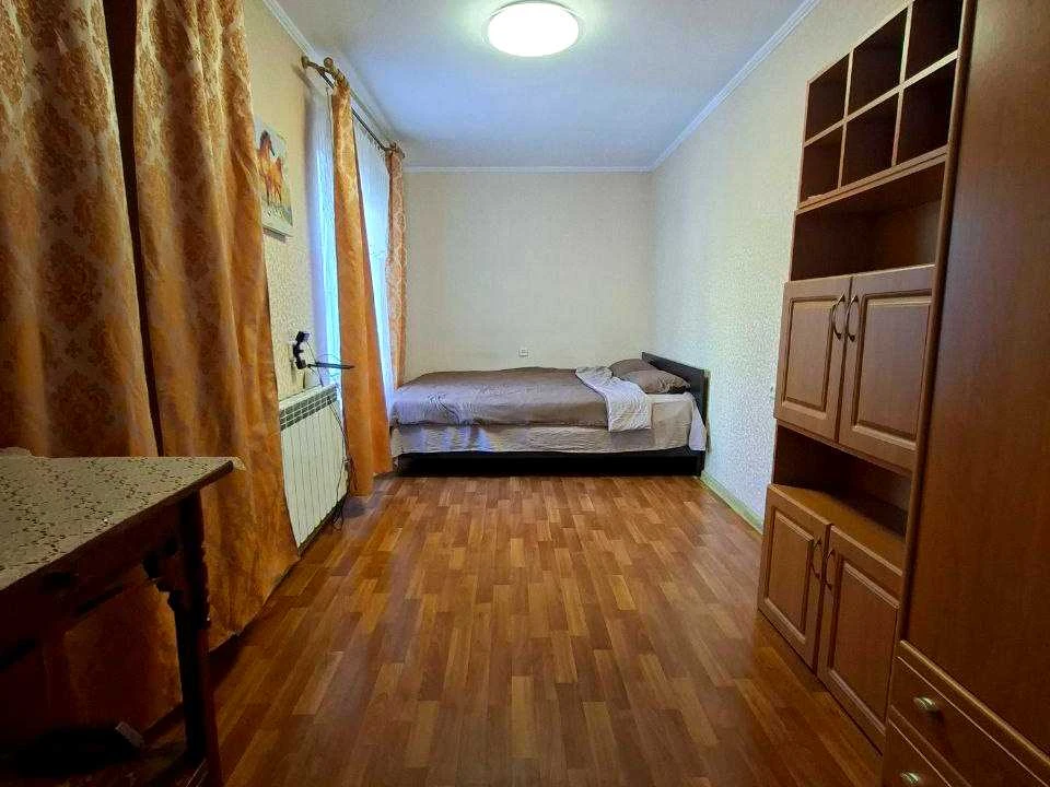 Квартира. Харьков, Золотой Берег ул.