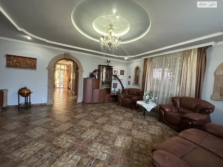 Sale of a House in Comptont