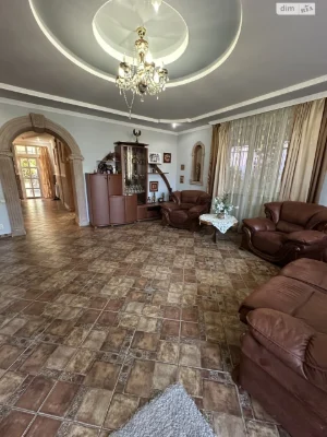 Sale of a House in Comptont