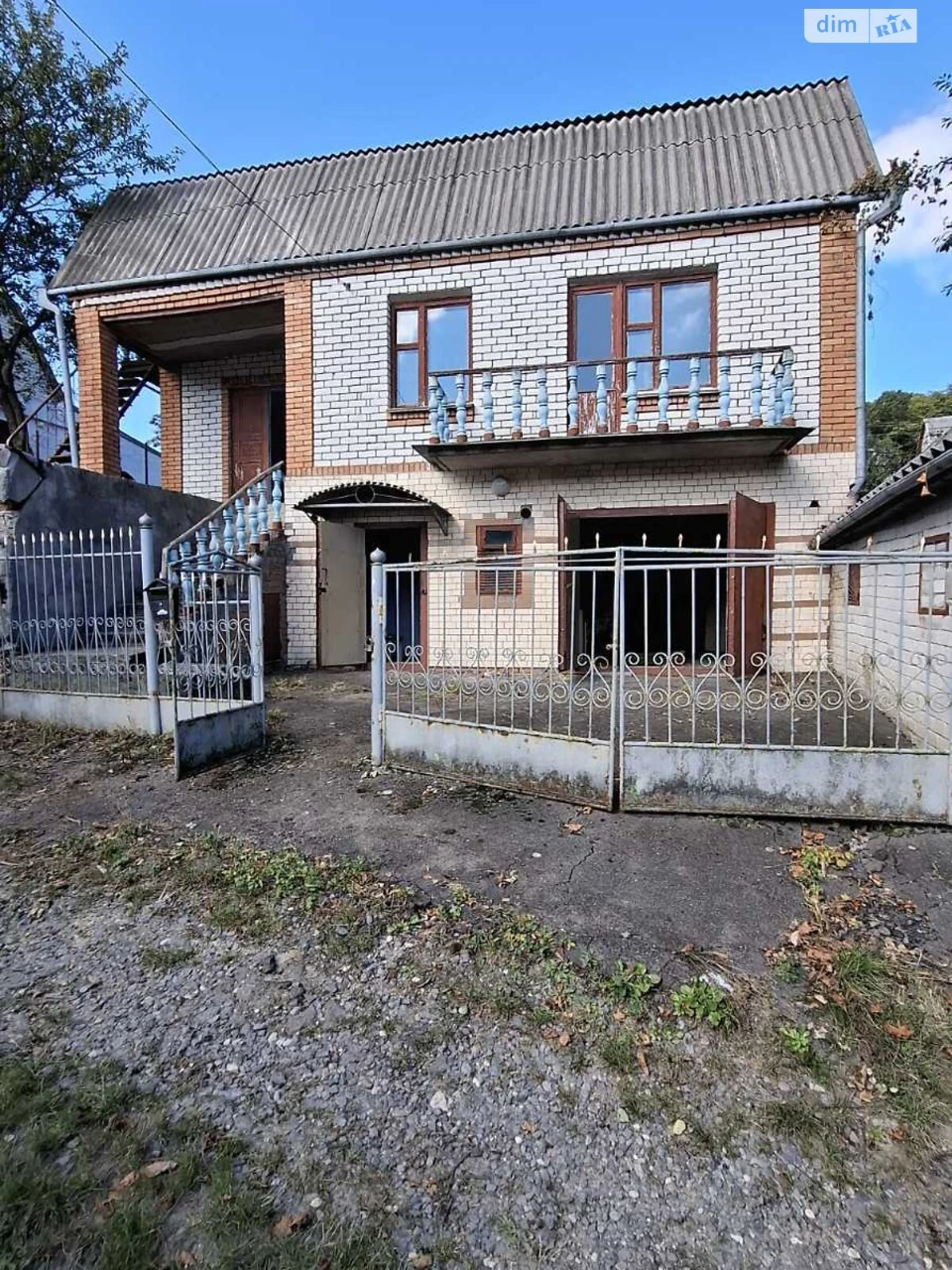Sale House Lezneve