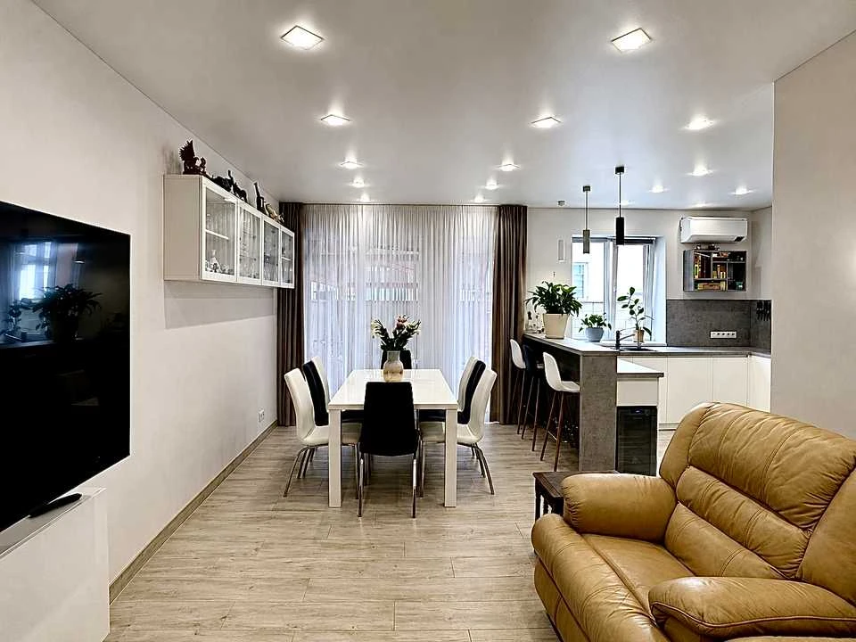 House. Rivne, Zoryany massif