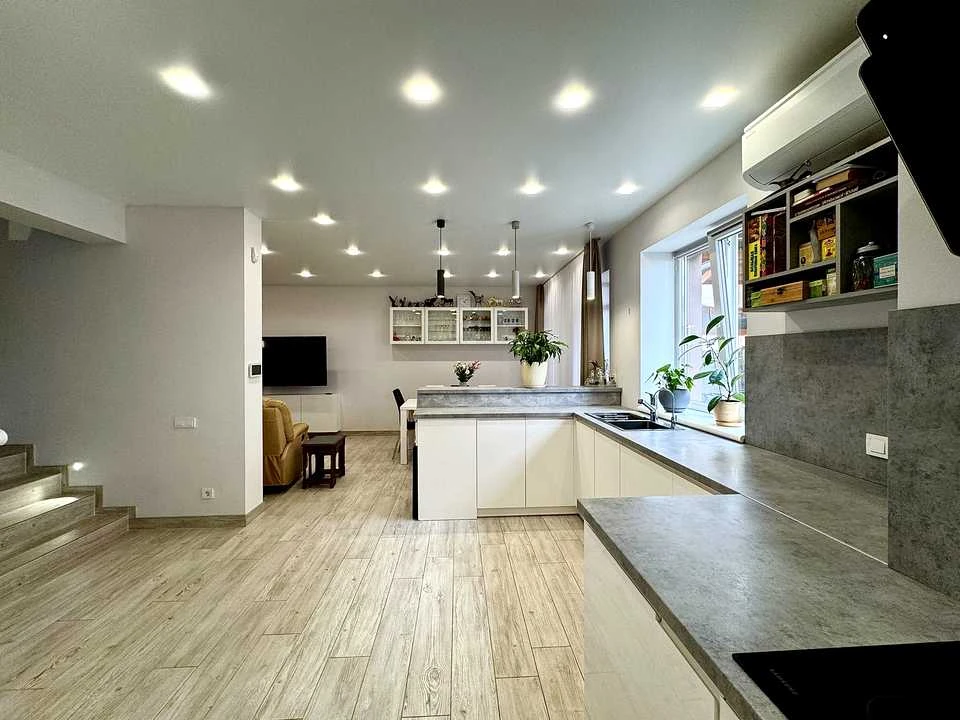 House. Rivne, Zoryany massif