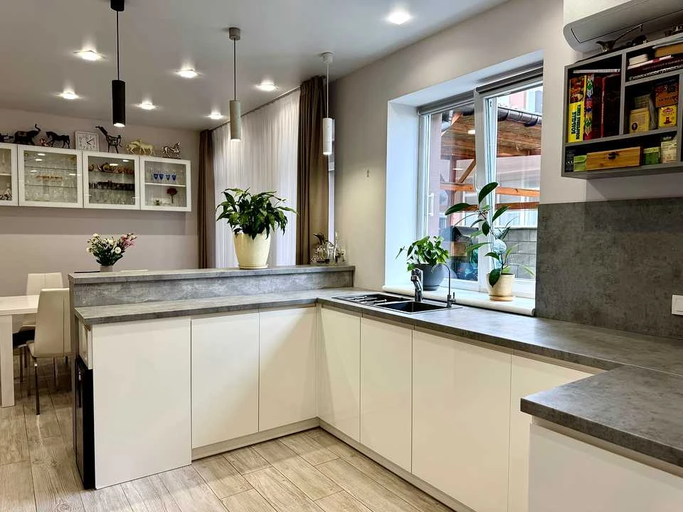House. Rivne, Zoryany massif