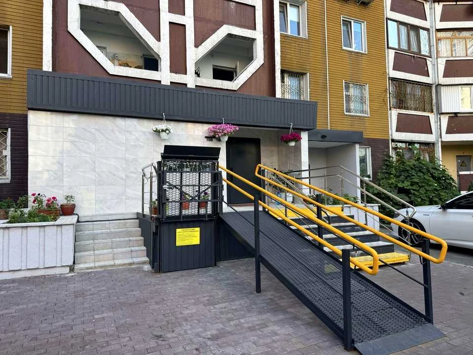 Квартира. Київ, Анни Ахматової вул.