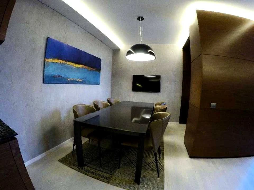 Квартира. Киев, Деловая улица
