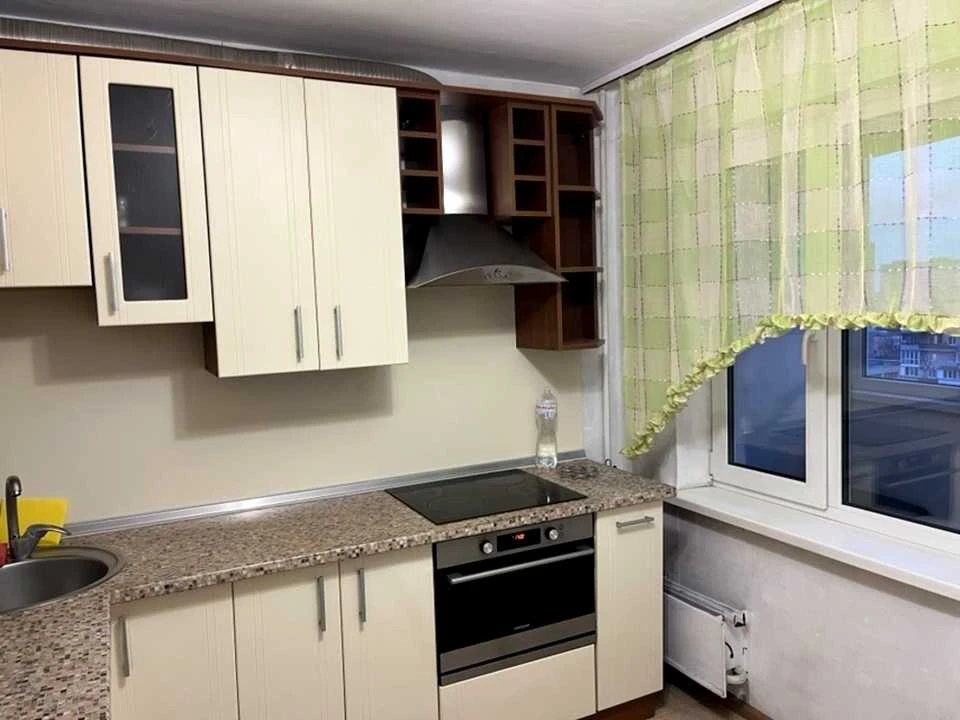 Apartment. Kyiv, Bohatyrska St.
