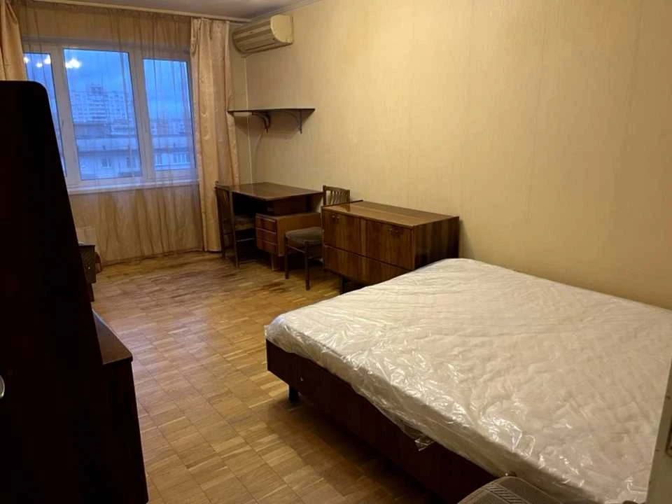 Apartment. Kyiv, Bohatyrska St.
