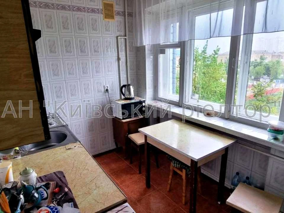 Apartment. Kyiv, Leonid Kadeniuk Avenue