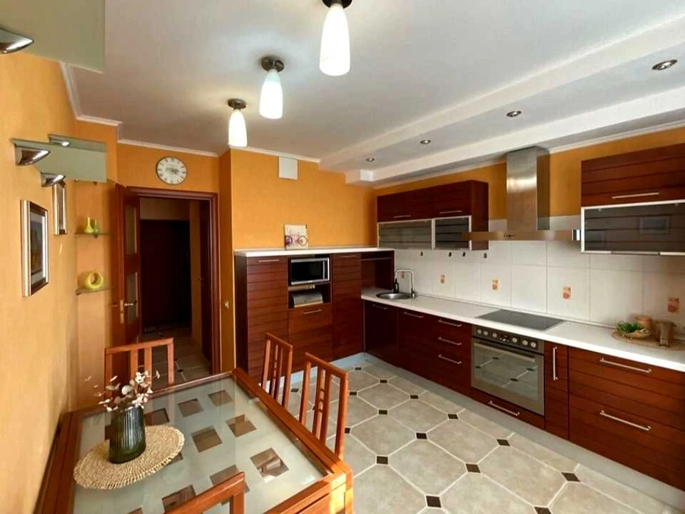 Квартира. Київ, Віктора Забіли вул.