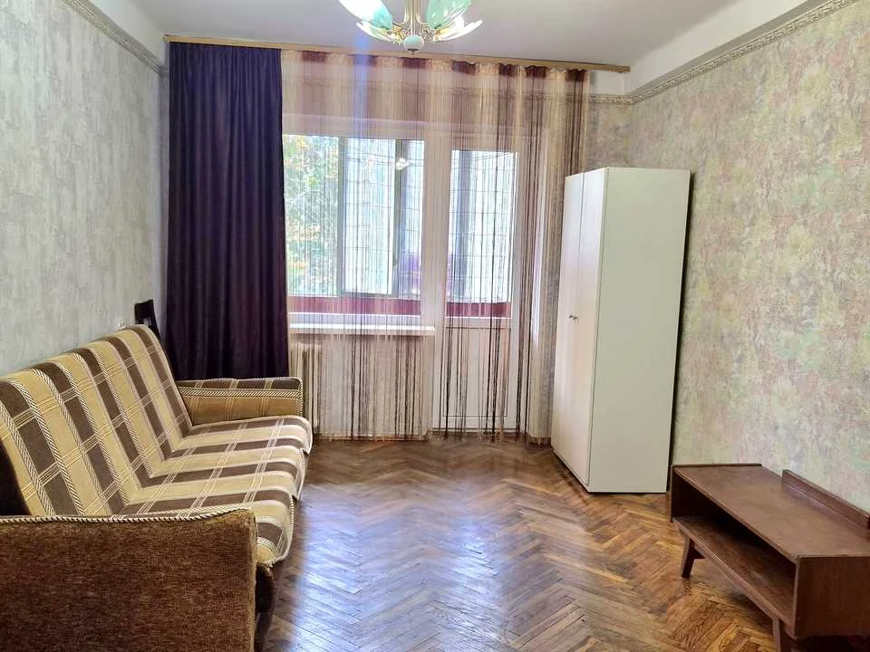 Квартира. Київ, Леся Курбаса просп.